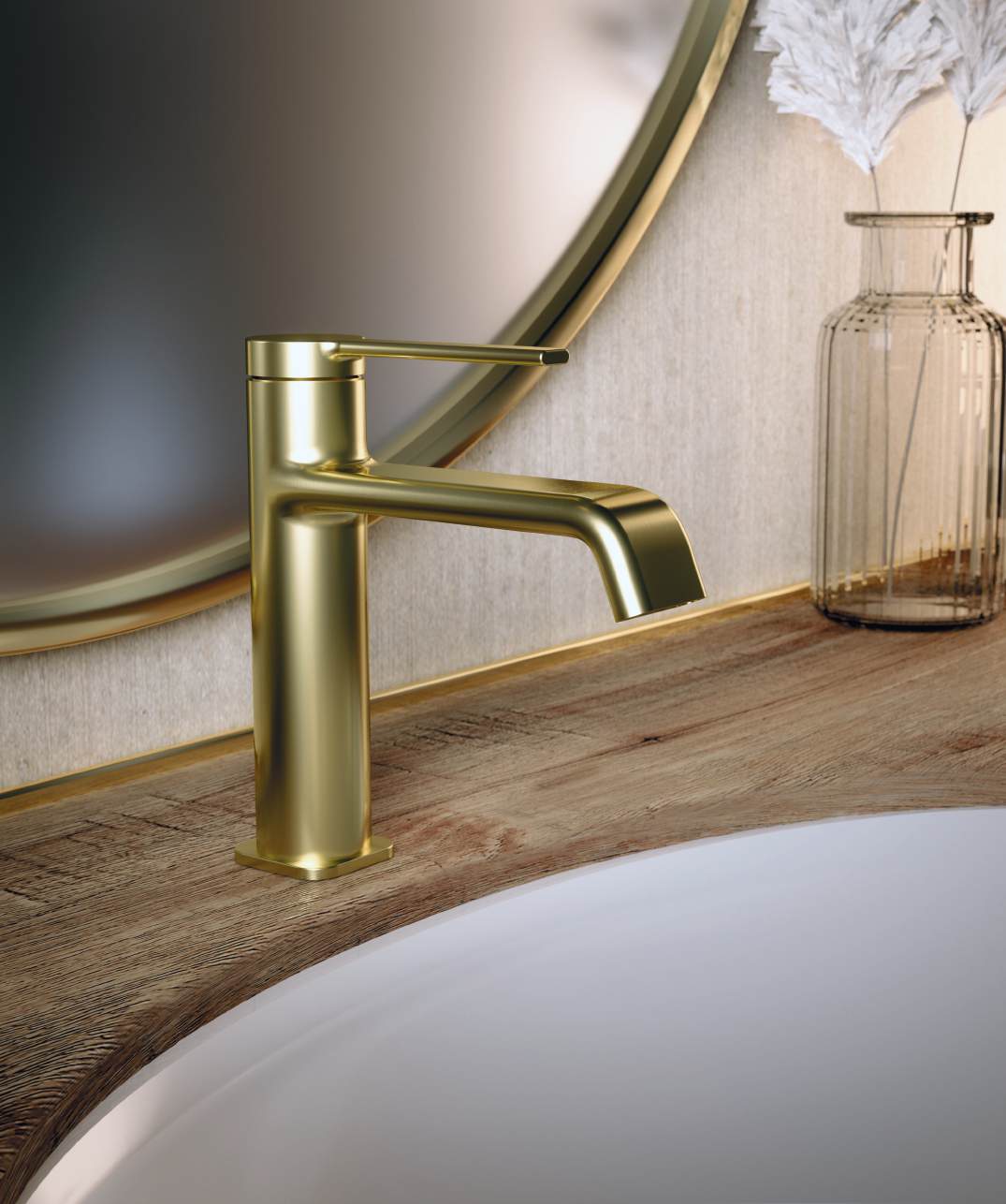 Grifo de lavabo Clever Velvet I en acabado oro cepillado instalado en un baño